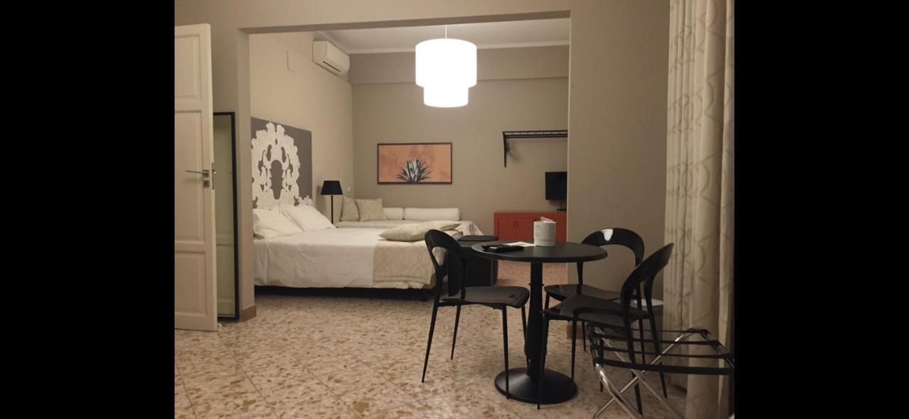 Due Cani Palermo Bagian luar foto